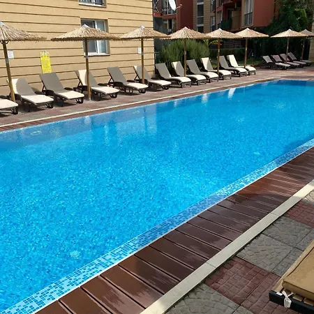 Sunny View Cacao Апартамент *